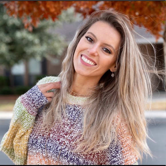 Meet your Posher, Andrea - Picture 3 of 4